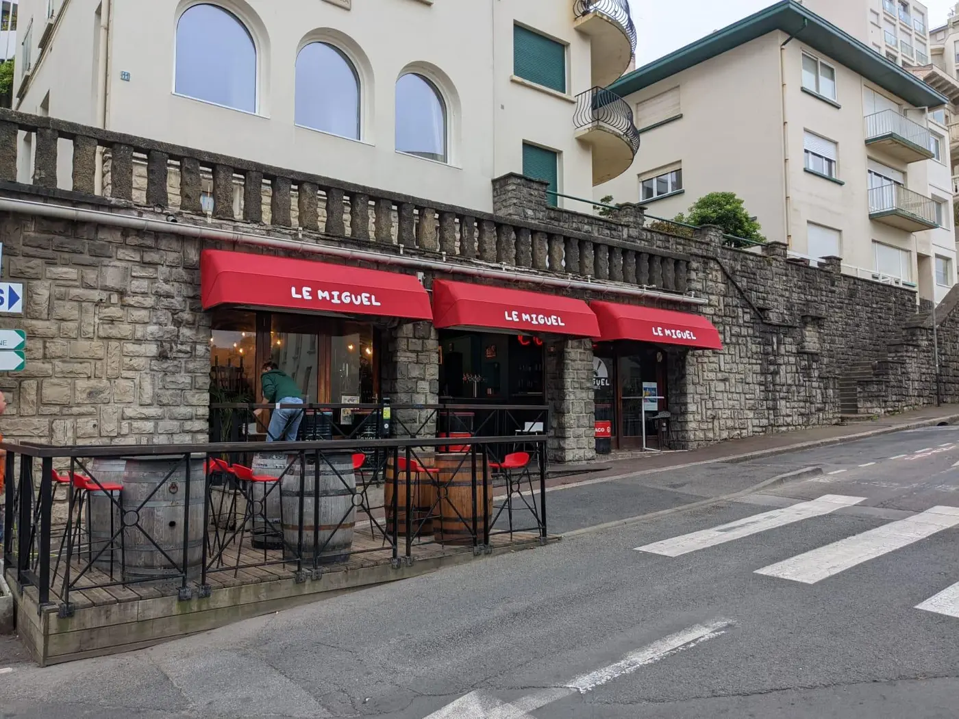 Store extérieur de Le Miguel, remis en état dans notre atelier